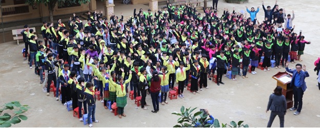 /Volumes/HAI/Photos/Tan Xuan VAST/Ao dong phuc moi.JPG
